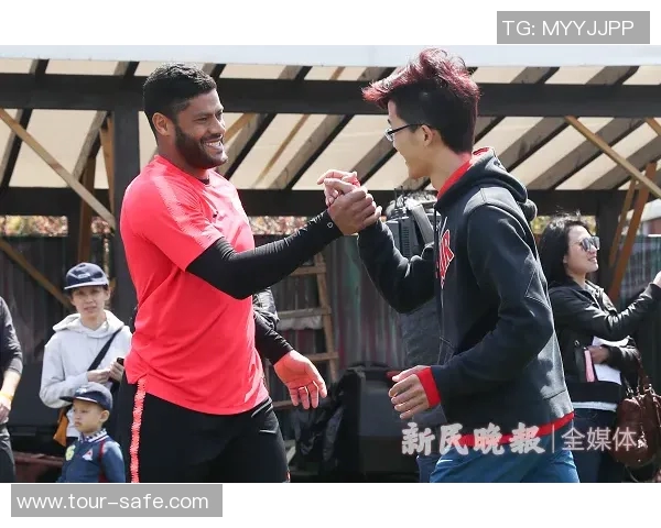 微博上的足球明星们如何利用社交平台与球迷互动和分享生活点滴